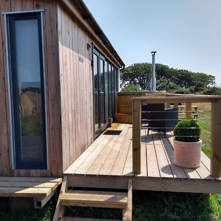 Cleeves Cabins Ailsa Luxury Lodge With Hot Tub Dalry  Exteriér fotografie