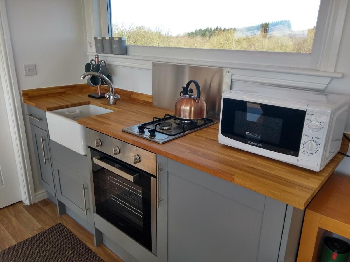 Cleeves Cabins Ailsa Luxury Lodge With Hot Tub Dalry  Exteriér fotografie