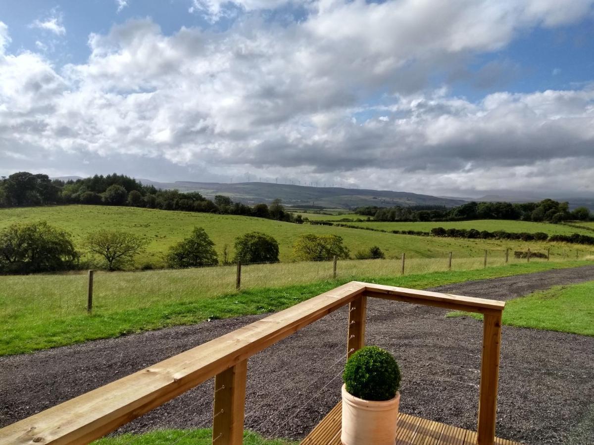 Cleeves Cabins Ailsa Luxury Lodge With Hot Tub Dalry  Exteriér fotografie