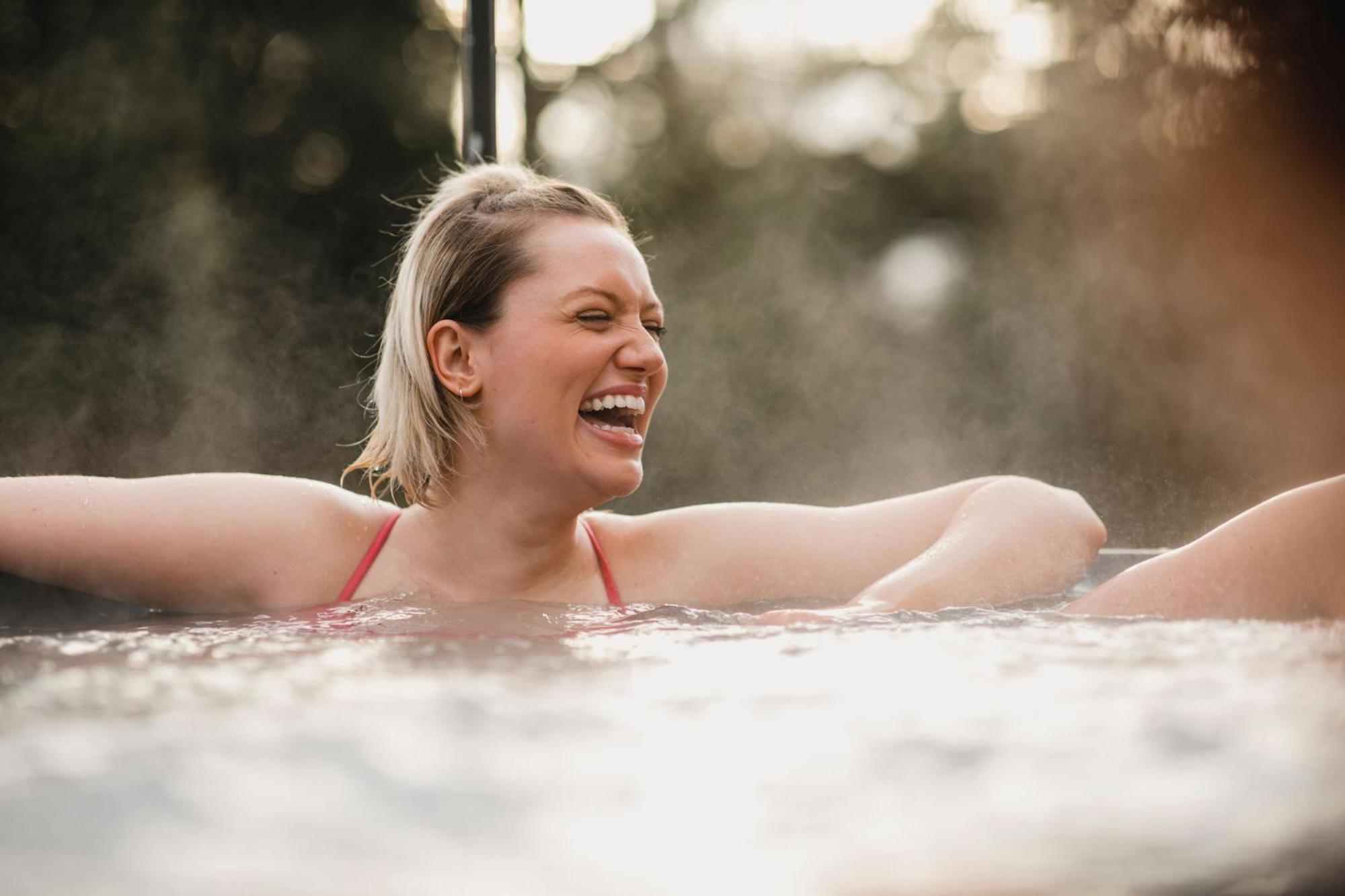 Cleeves Cabins Ailsa Luxury Lodge With Hot Tub Dalry  Exteriér fotografie